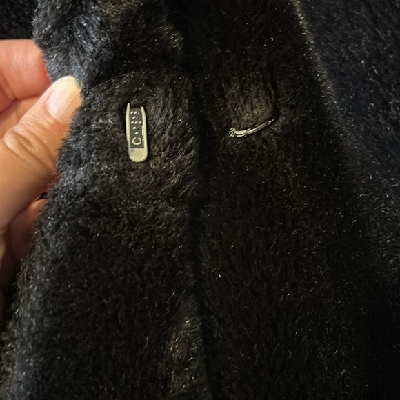 Jones New York Faux fur coat. - Picture 5 of 6
